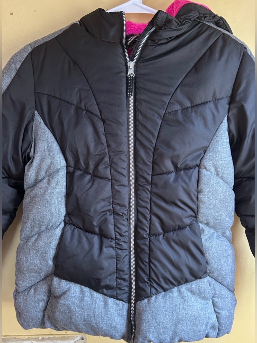 Girls ZeroXposure Black & Gray Hooded Puffer Jacket size medium